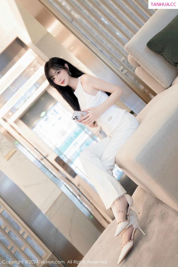 林星阑  [XiuRen]高清写真图 2024.11.29 No.9528 林星阑 美腿丝袜第10张图片
